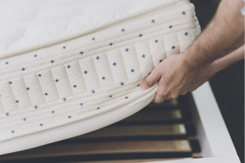zucchi-design-di-interni-mandello-del-lario-produzione-materassi-su-misura-personalizzabili-molle-memory-foam